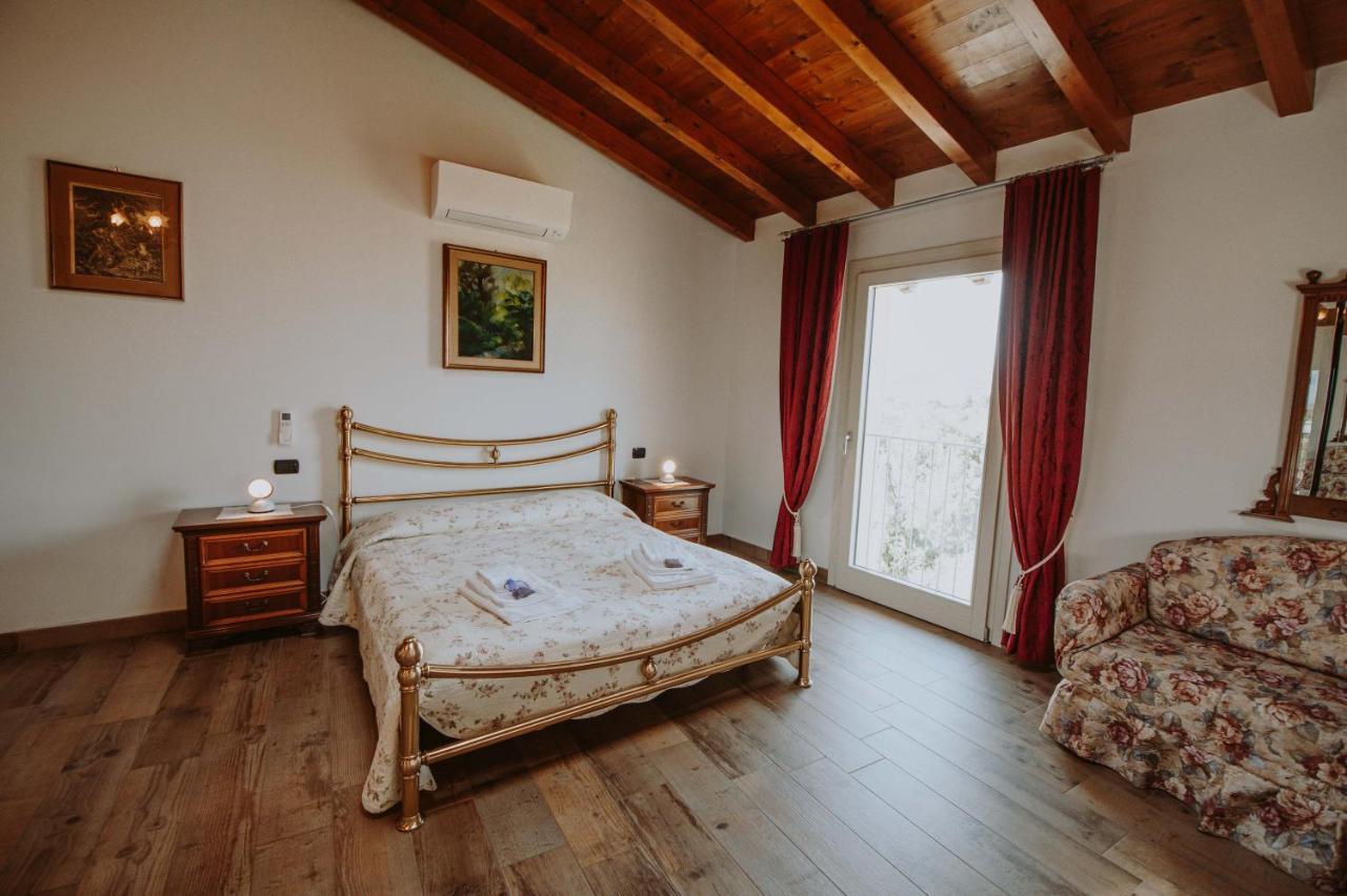 B&B Casa Santa Lucia Manerba del Garda Luaran gambar