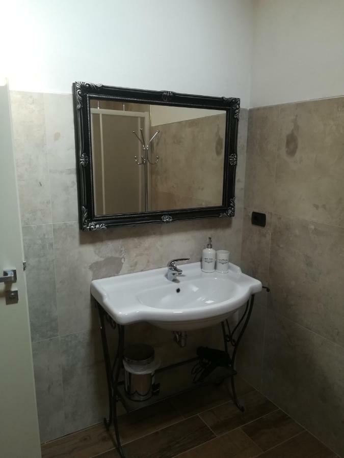 B&B Casa Santa Lucia Manerba del Garda Luaran gambar