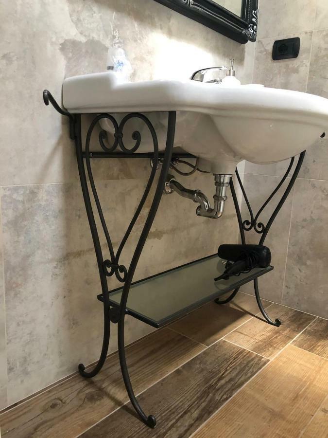 B&B Casa Santa Lucia Manerba del Garda Luaran gambar